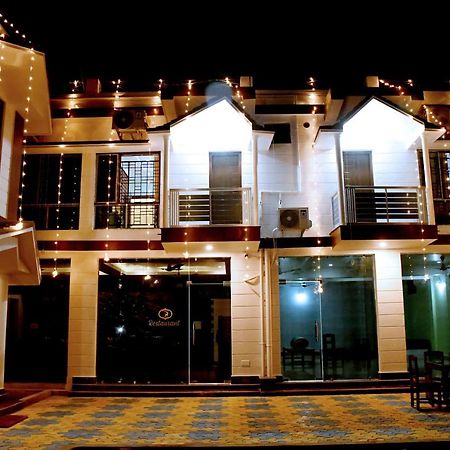 Hotel Aayes And Resort Shānti Niketan Exteriér fotografie