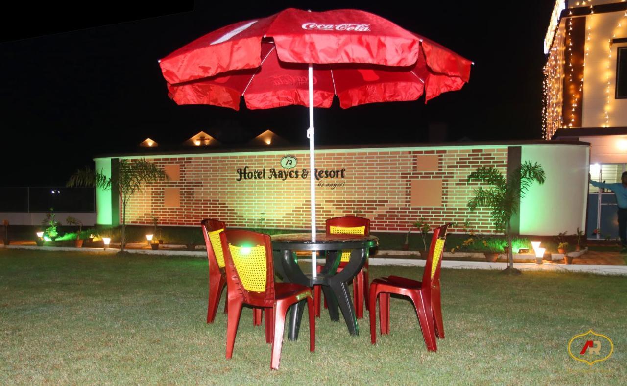 Hotel Aayes And Resort Shānti Niketan Exteriér fotografie